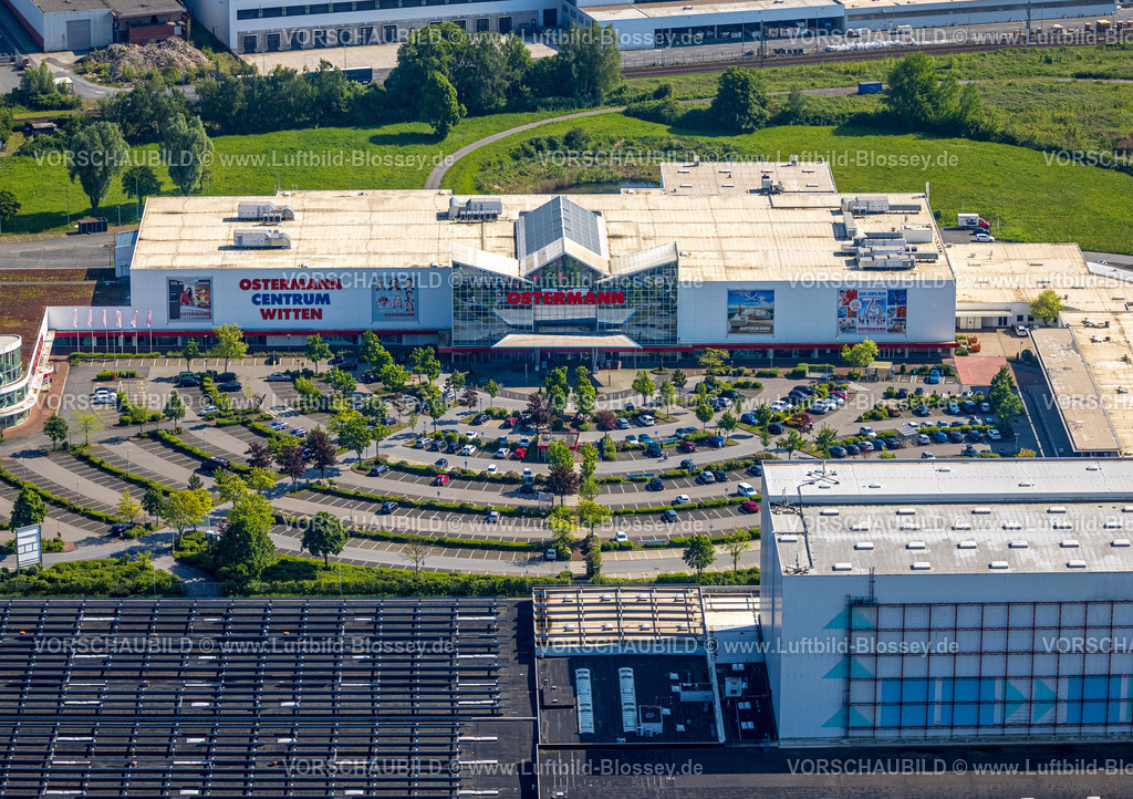 Witten240506854 | Luftbild, Ostermann Einrichtungscentrum Möbelhaus mit Parkplatzgelände, grafische Formen, Rüdinghausen, Witten, Ruhrgebiet, Nordrhein-Westfalen, Deutschland
