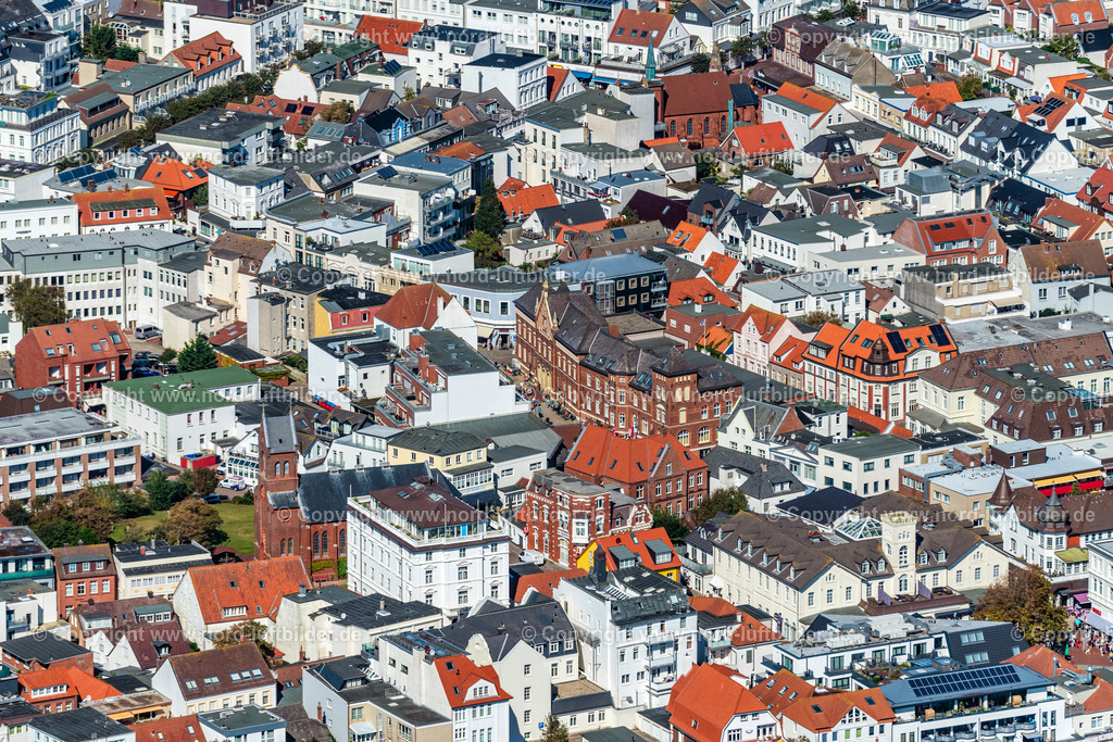 Norderney_Stadtgebiet_Stadtzentrum_ELS_8002050923 | NORDERNEY 05.09.2023 Stadtzentrum im Innenstadtbereich auf der Insel Norderney im Bundesland Niedersachsen, Deutschland. // City center in the inner city area on the island of Norderney in the state of Lower Saxony, Germany. Foto: Martin Elsen