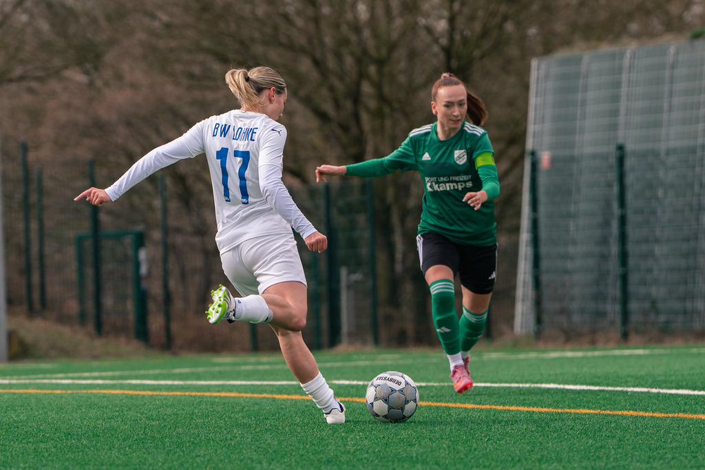 Fußball I Frauen I Saison 2025-2026 I Landesliga Weser-Ems I 13. Spieltag I BW Lohne - SV Olympia Uelsen I 9190 | jns.sportfotos - Realisiert mit Pictrs.com