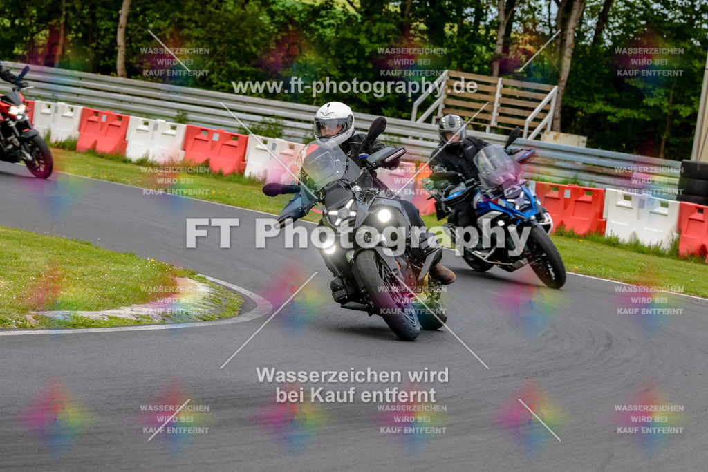 MotoTeamVBK-20255 | Hier findet Ihr Bilder von Touristenfahrten auf der Nürburgring Nordschleife oder von anderen Veranstaltungen die ich besucht habe. Viel Spass beim Durch Schauen 