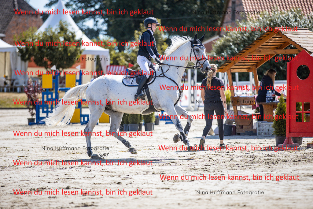 BK1A6259 | Turnierbilder Turnierfotos Nina Hüffmann Turnierfotografie Pferdefotografie Tierzeichnung Haustierzeichnung Pferdezeichnung Hundezeichnung Videograf  - Realisiert mit Pictrs.com