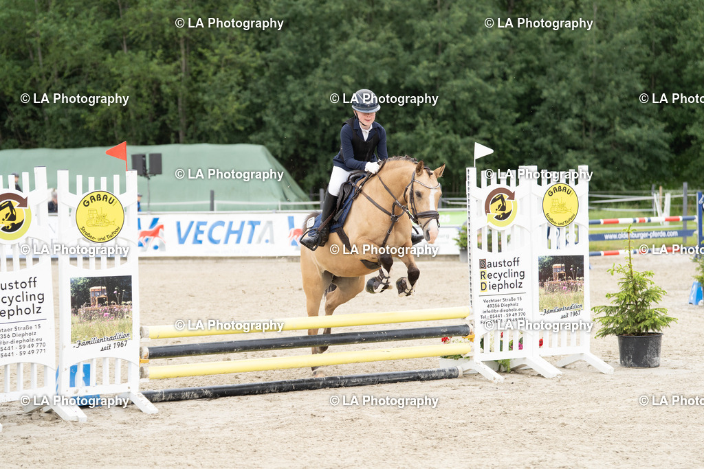 DSC07544 | Entdecke einzigartige Turnierfotos und persönliche Pferde- und Hundeportraits bei LA Photography. Für jeden Reiter und Pferd das perfekte Bild! Stöbere jetzt! - Realisiert mit Pictrs.com