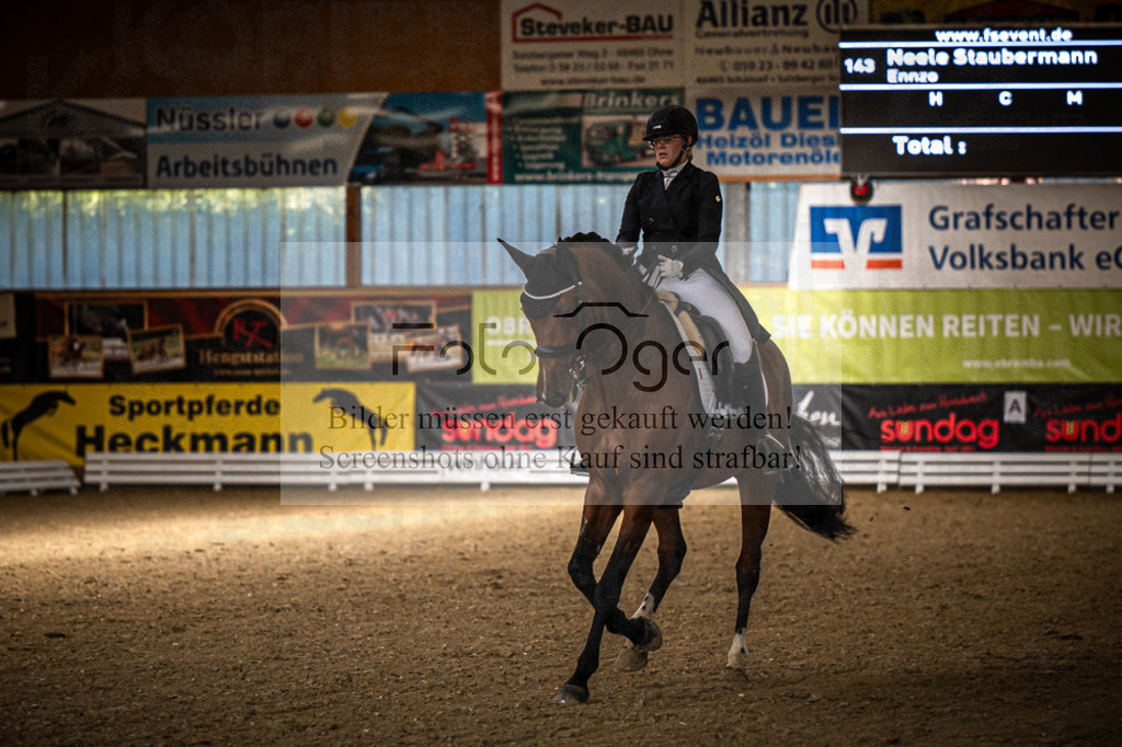 DOS_1151 | Entdecke hochwertige Reitturnierfotos von Foto Oger. Professionell, emotional und authentisch – jetzt Lieblingsmomente im Shop bestellen. - Realisiert mit Pictrs.com