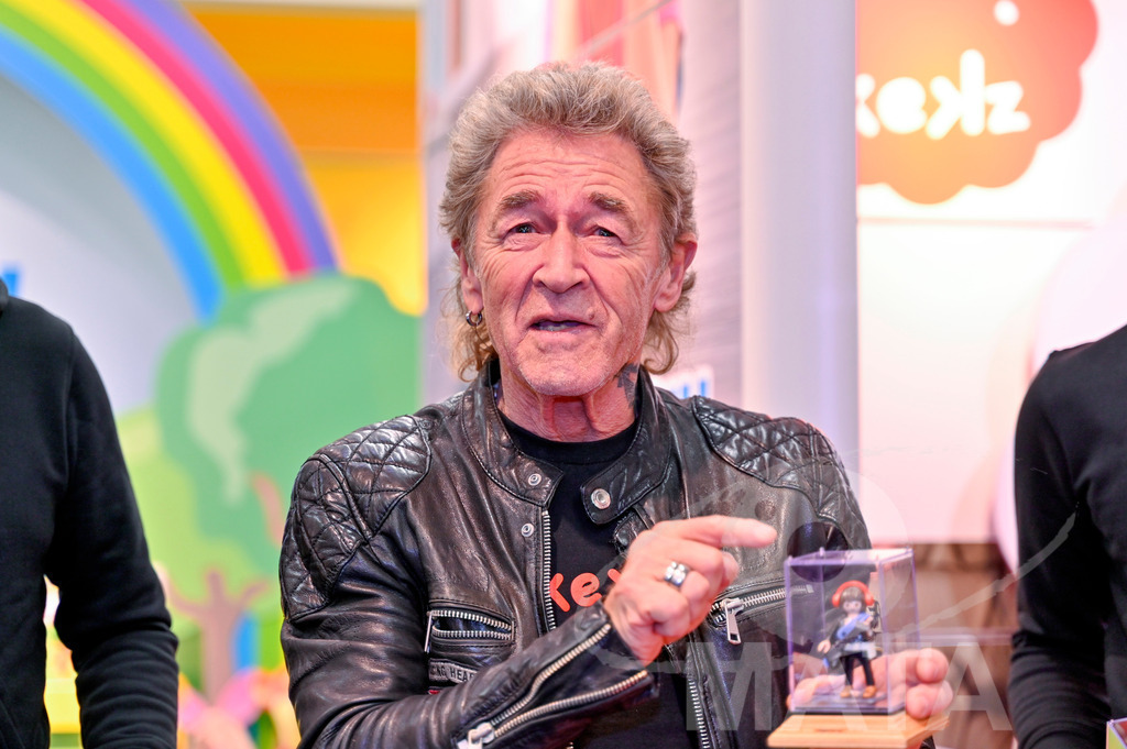 _DWA7153 | Peter Maffay bei Presse Konferenz auf der Stand Play Mobil bei der Spielwarenmesse in Messe Nürnberg. Nürnberg, 31.01.2023 - Realisiert mit Pictrs.com
