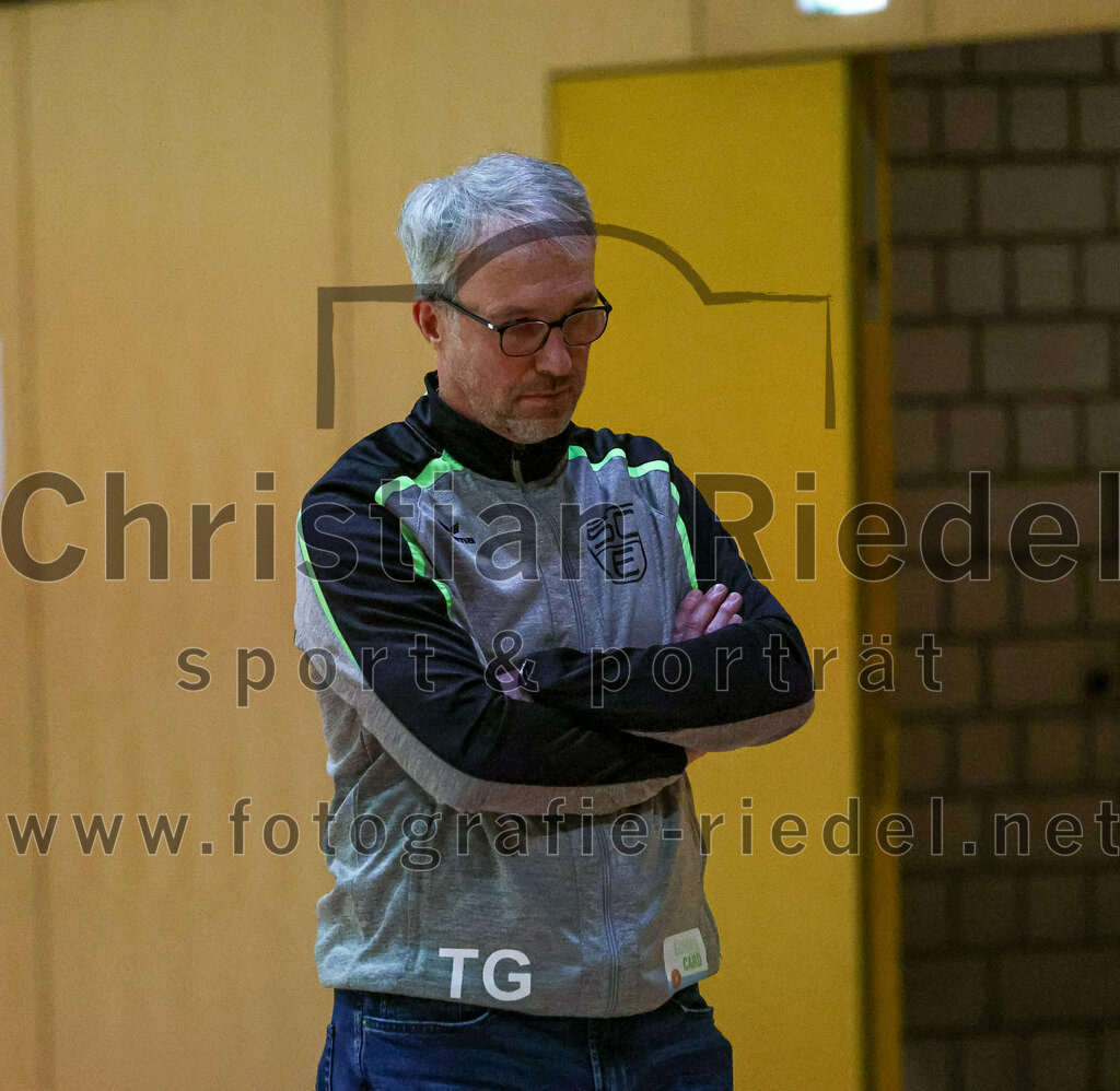 2023-01-21_009_SpVgg_Altenerding_gegen_SC_Eching | Erding, Deutschland, 21.01.2023:
Handball, Bezirksoberliga Männer 2022 / 2023, 12. Spieltag, SpVgg Altenerding gegen SC Eching, Endergebnis: 29:34

Trainer Thomas Gentgen (SC Eching)

Foto: Christian Riedel / fotografie-riedel.net
