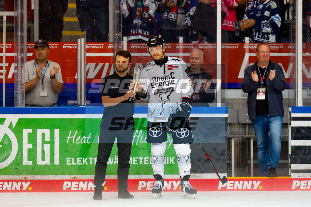 Baldys Müller | Kölns Sportdirektor Matthias Baldys mit Kapitän Moritz Müller  - © Sportfoto-Sale / Eishockey-Magazin Jan Brüggemann - Realisiert mit Pictrs.com
