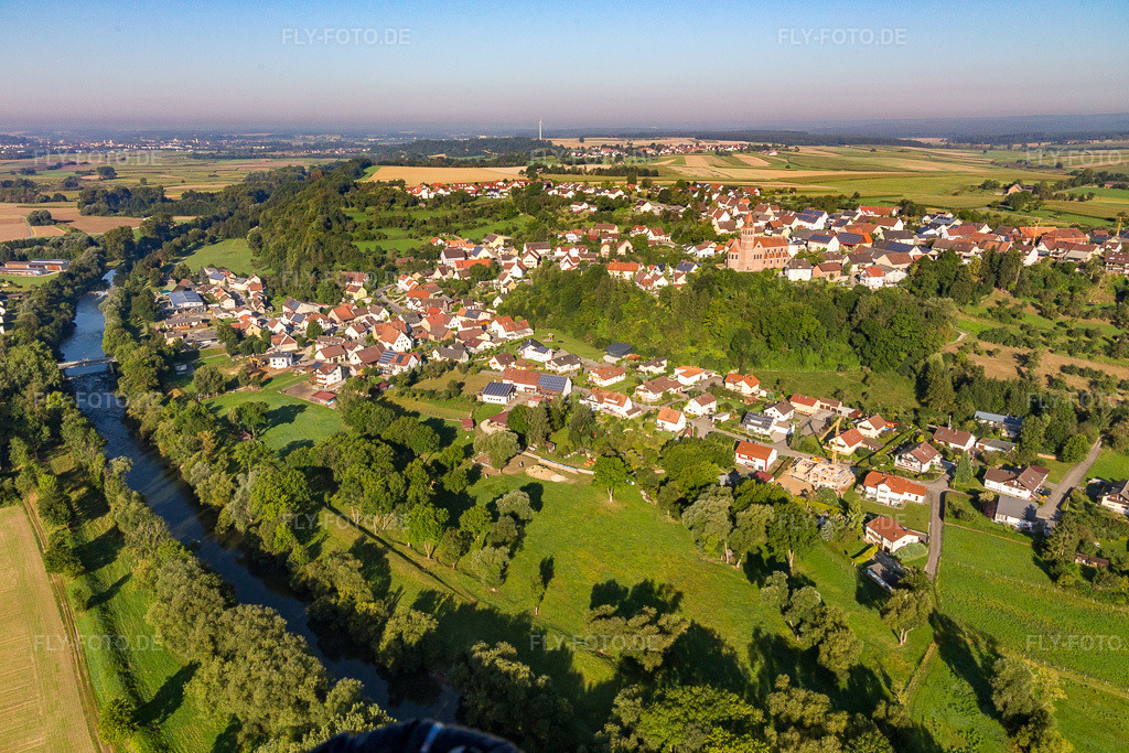 Luftbild: Fluß- Hochuferbereichen der Donau im Ortsteil Hundersingen in Herbertingen im Bundesland Baden-Württemberg in Deutschland. Foto: IMG_094154.jpg vom 27.08.2016 durch Werner Riehm/FLY-FOTO.de