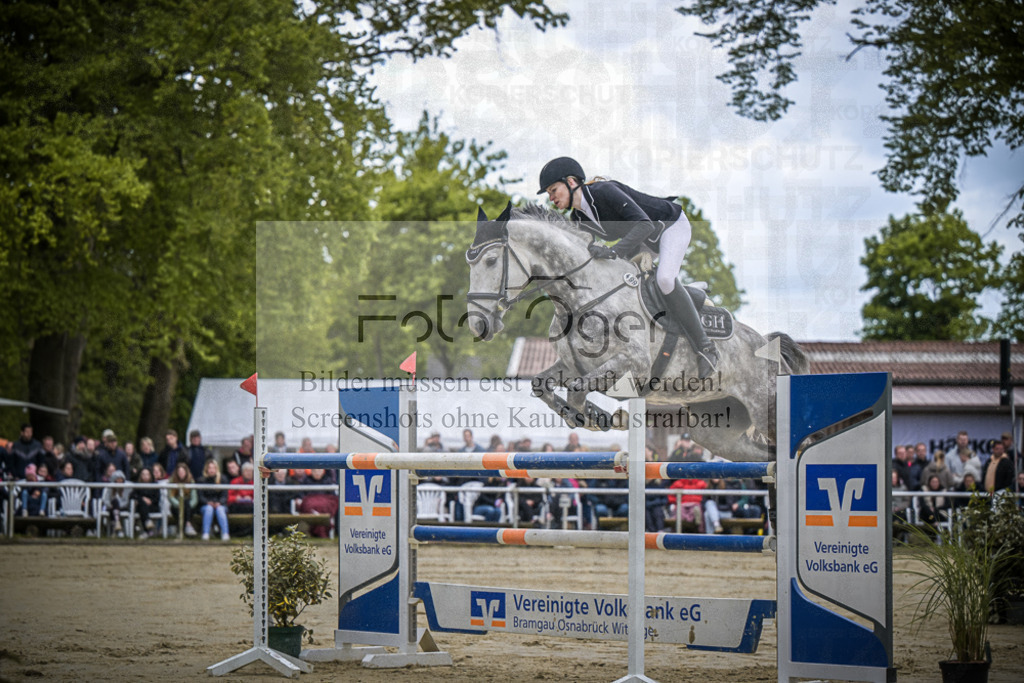DOS_2262 | Entdecke hochwertige Reitturnierfotos von Foto Oger. Professionell, emotional und authentisch – jetzt Lieblingsmomente im Shop bestellen.Deutschlandweite Turnierfotografie. - Realisiert mit Pictrs.com