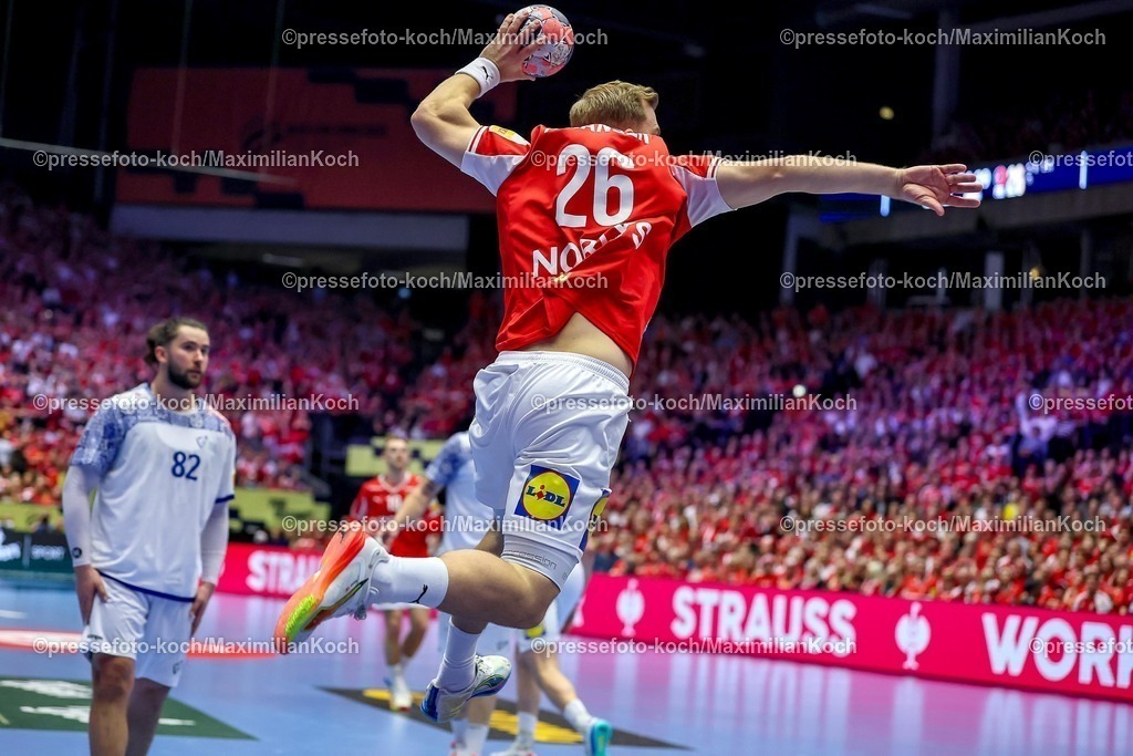 EHF20012602106 | 20.01.2026, Handball, Men's EHF EURO 2026, Dänemark - Portugal, Jyske Bank Boxen in Herning, Dänemark, Preliminary Round:  Johan a Plogv Hansen (Denmark #26) 