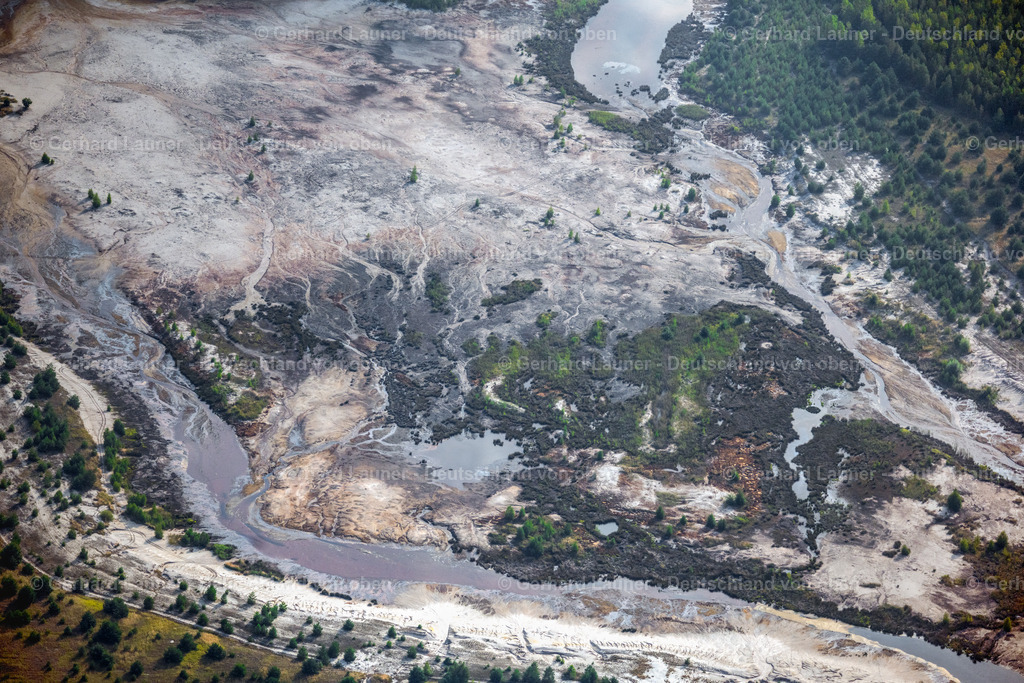 4060982 | BRAUNSBEDRA 08.09.2021 Rekultivierung der ehemaligen Tagebau - Fläche an den Uferbereichen des Sees " Geiseltalsee " in Braunsbedra im Bundesland Sachsen-Anhalt, Deutschland. // Open pit re cultivation on the shores of the lake " Geiseltalsee " in Braunsbedra in the state Saxony-Anhalt, Germany. Foto: Gerhard Launer
