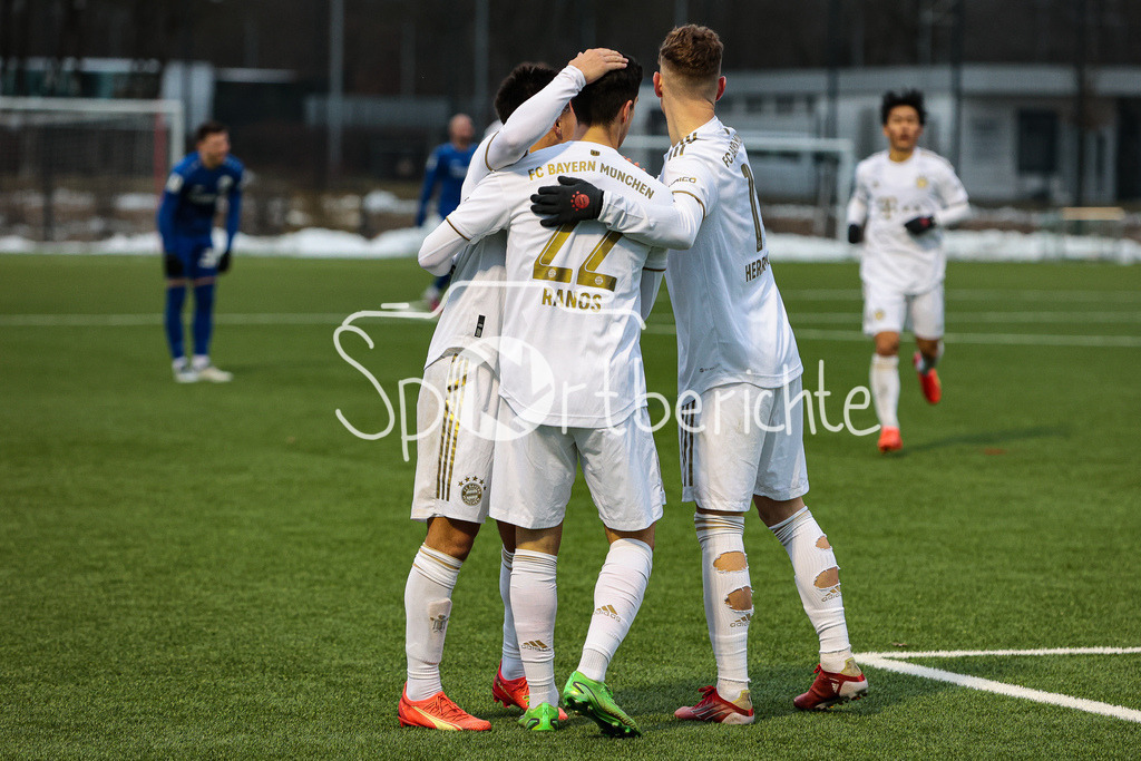 FC Bayern Amateure - Bahlinger SC | Jubel der Amateure nach dem Tor zum 2-0 durch RANOS (FCB #22)