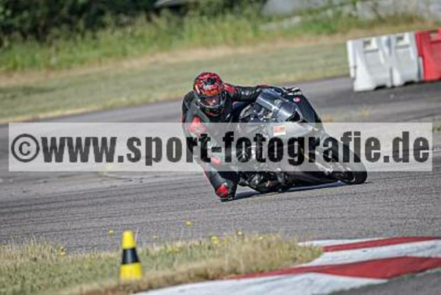 pube7538 | Professionelle Fotos von Sportveranstaltungen, aber auch Hochzeiten und anderen Events. - Realisiert mit Pictrs.com