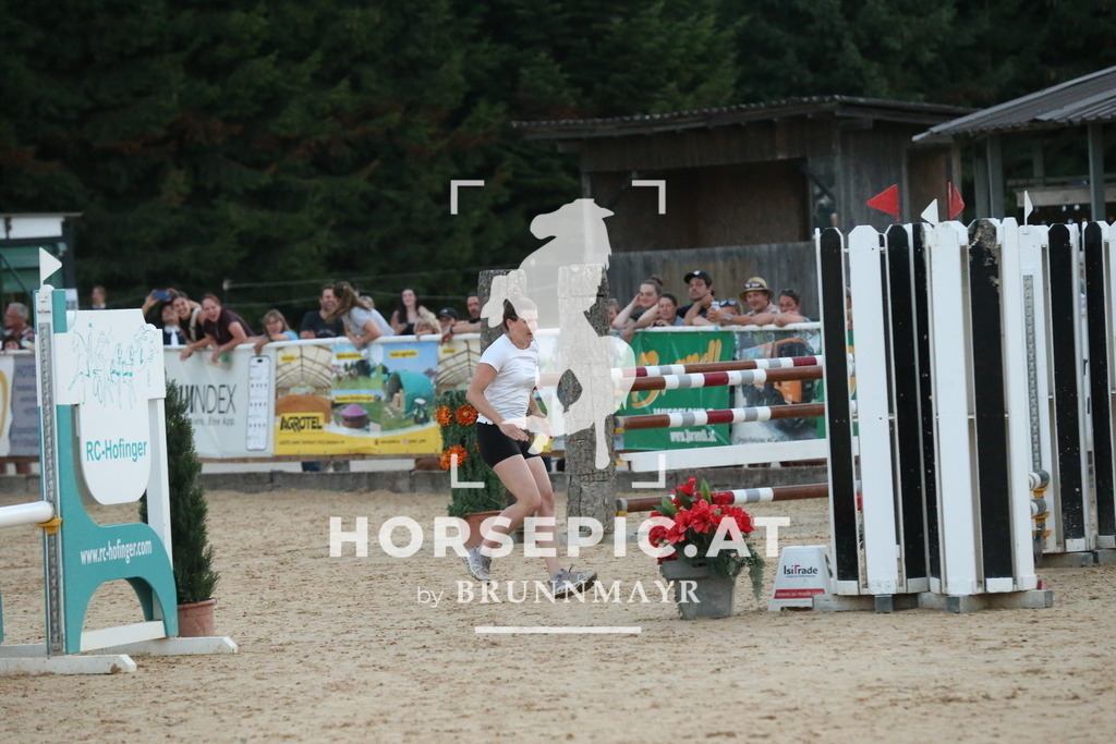 DL2Q6301 | Willkommen bei Brunnmayr - Design & Fotografie – Ihrem Spezialisten für Reitturniere und Pferdeveranstaltungen in Oberösterreich, Salzburg und Bayern! Seit über 17 Jahren sind wir leidenschaftlich dabei.