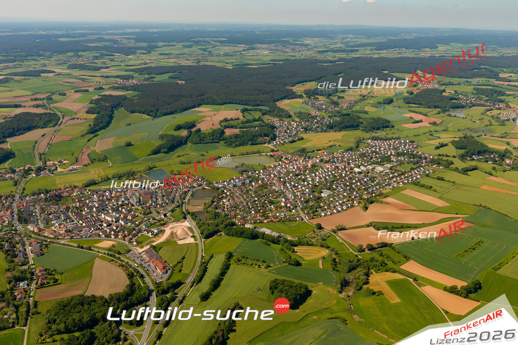 Das Luftbild zeigt :  Stegaurach - Die Luftaufnahme wurde 2024 vom UL-Flugzeug aus erstellt ( keine Drohne ) - Hochauflösende Luftaufnahme - Für grossformatige Ausdrucke geeignet. Die Geschenkidee !Mit Lizenz und Bildrechte bestellbar