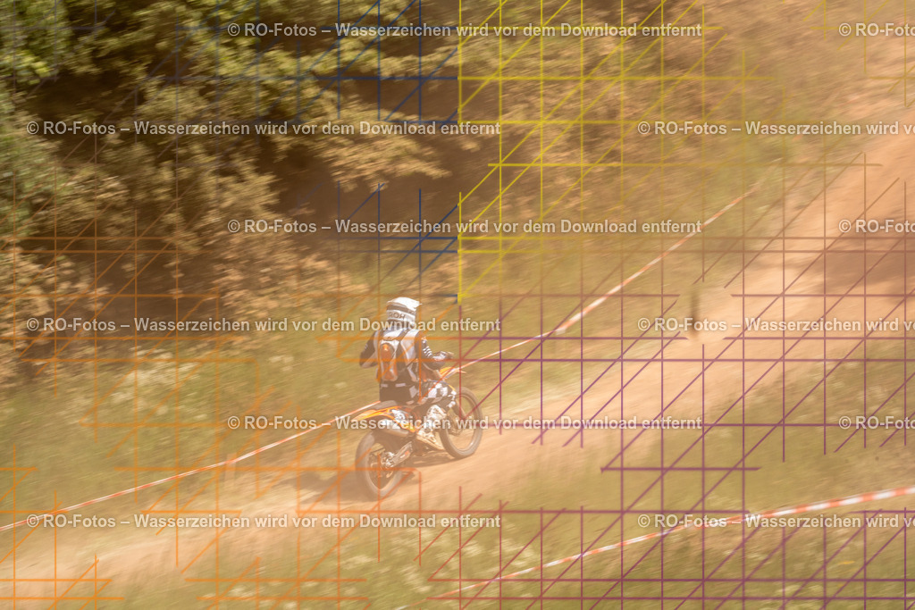 Wolfshausen 5 Lauf -535 | Sportfotografie von RO-Fotos: Motorsport, Motocross, Enduro, Laufveranstaltungen und Triathlon. Professionelle Fotos von Sportlern und Events. - Realisiert mit Pictrs.com