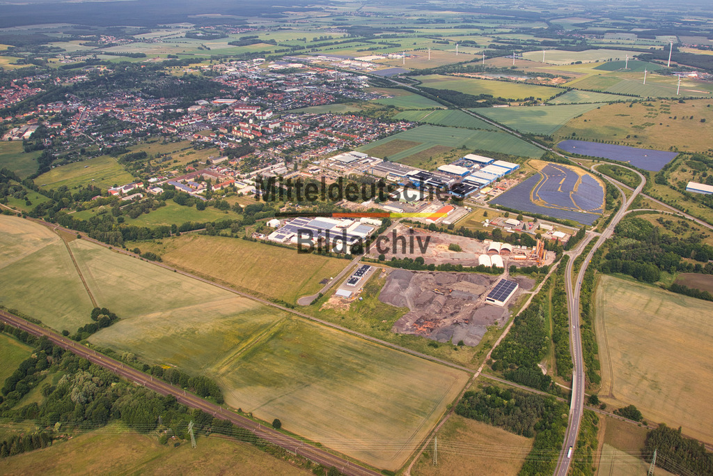26_Gardelegen_IMG_Altmark_gelb_3744 | Die schönsten Luftbilder von Sachen-Anhalt & Mitteldeutschland als Bilddatenbank zur kommerziellen Nutzung. Nutzen Sie unsere Erfahrung seit 2005 in der Luftbildfotografie. - Realisiert mit Pictrs.com