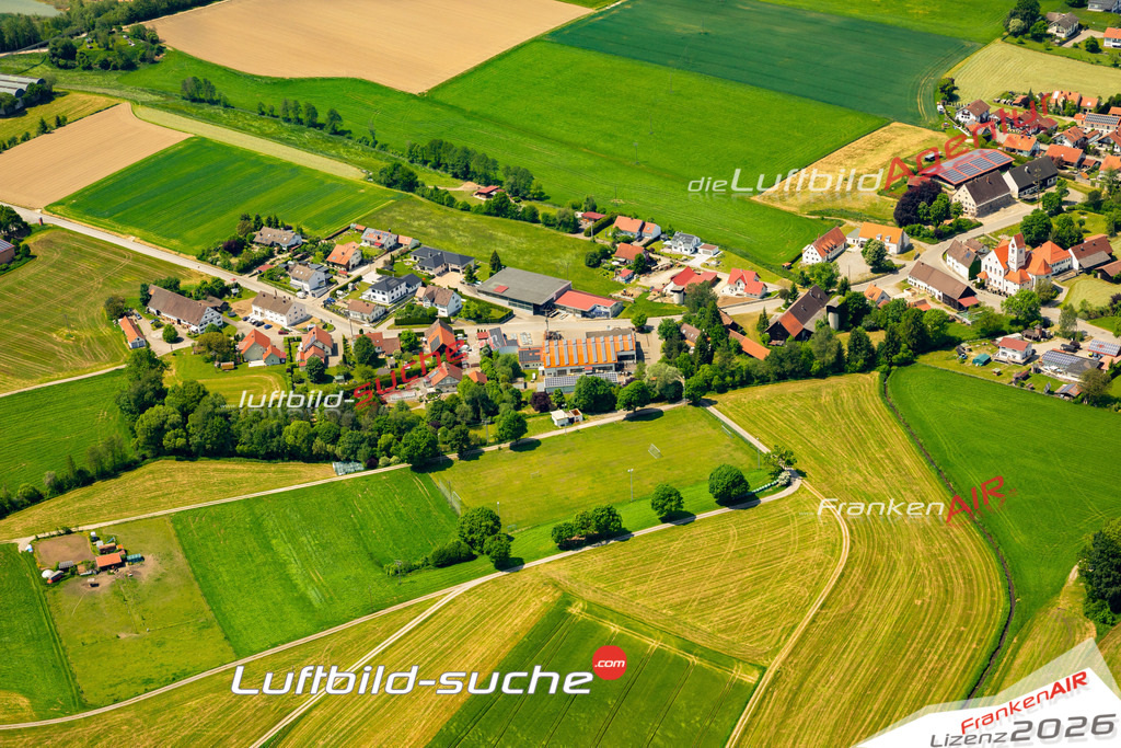 Das Luftbild zeigt Klosterbeuren Babenhausen - Die Luftaufnahme wurde 2023 vom UL-Flugzeug aus erstellt ( keine Drohne ) - Hochauflösende Luftaufnahme - Für grossformatige Ausdrucke geeignet. Die Geschenkidee !Mit Lizenz und Bildrechte bestellbar