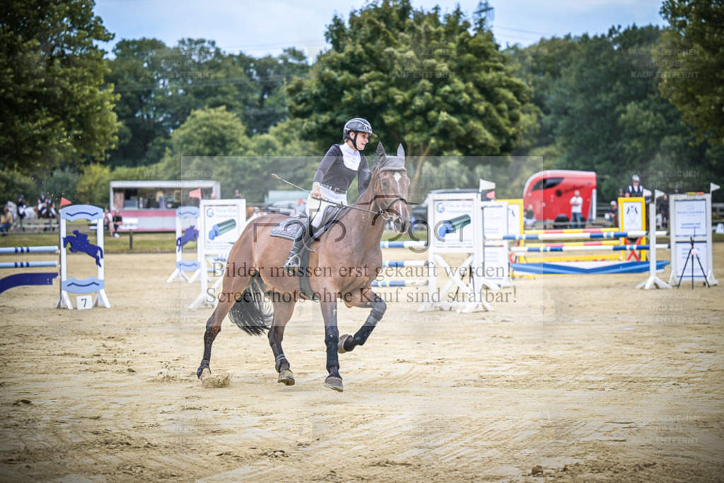 DOS_5568 | Entdecke hochwertige Reitturnierfotos von Foto Oger. Professionell, emotional und authentisch – jetzt Lieblingsmomente im Shop bestellen. - Realisiert mit Pictrs.com