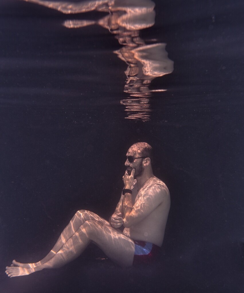 Pool | Martin Fiedler Fotografie - Ausdrucksstarke Portraits im Raum Nürnberg - Realisiert mit Pictrs.com