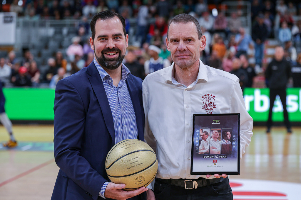 BAYER GIANTS vs VfL Sparkassenstars Bochum-73 | Fotos von Basketballspielen aus dem Raum NRW fotografiert von Gero Mueller-Laschet und Daniel Schaefer - Realisiert mit Pictrs.com