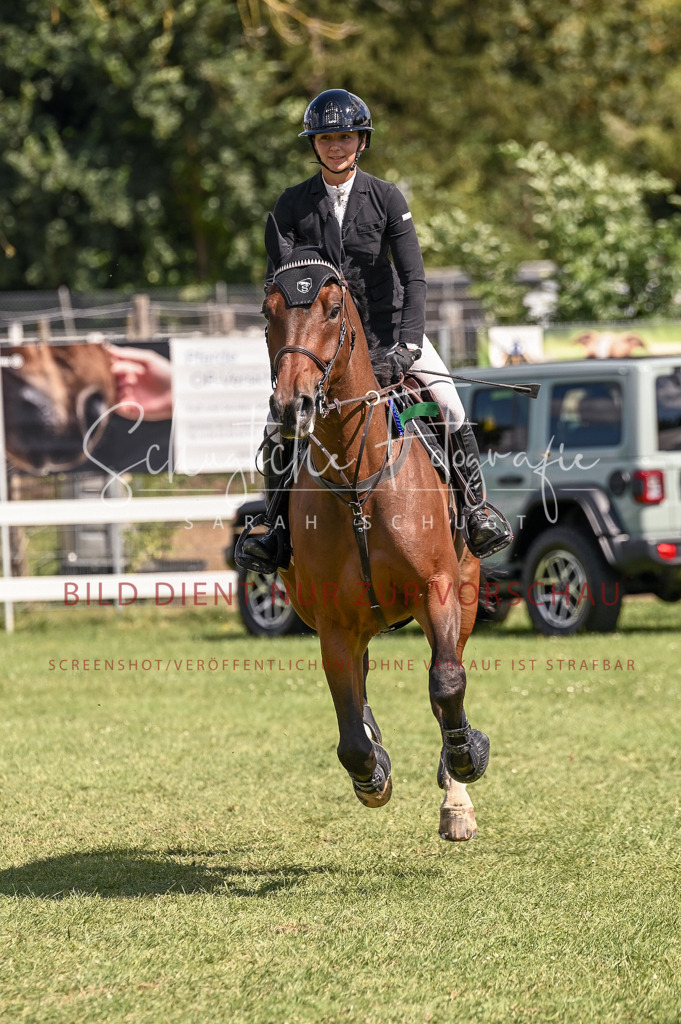 Schugtsche-Düren.2024-09.Springprf.L-235 | Schugtsche Fotografie - Realisiert mit Pictrs.com