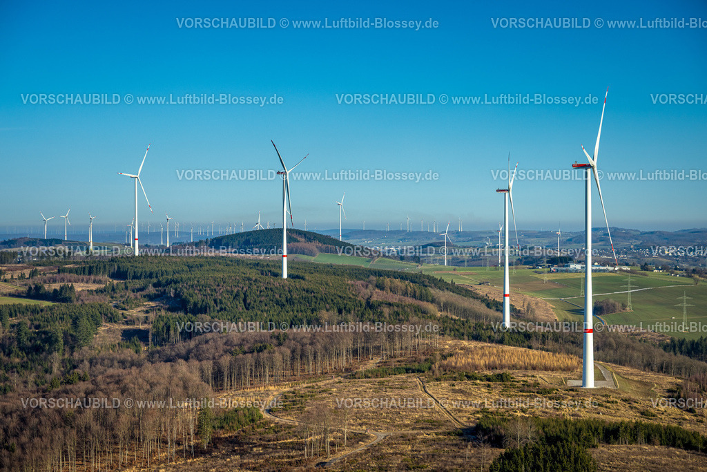 Brilon260104489 | Luftbild, Windräder und Waldgebiet mit Waldschäden Antfeld, blauer Himmel, Antfeld, Olsberg, Sauerland, Nordrhein-Westfalen, Deutschland