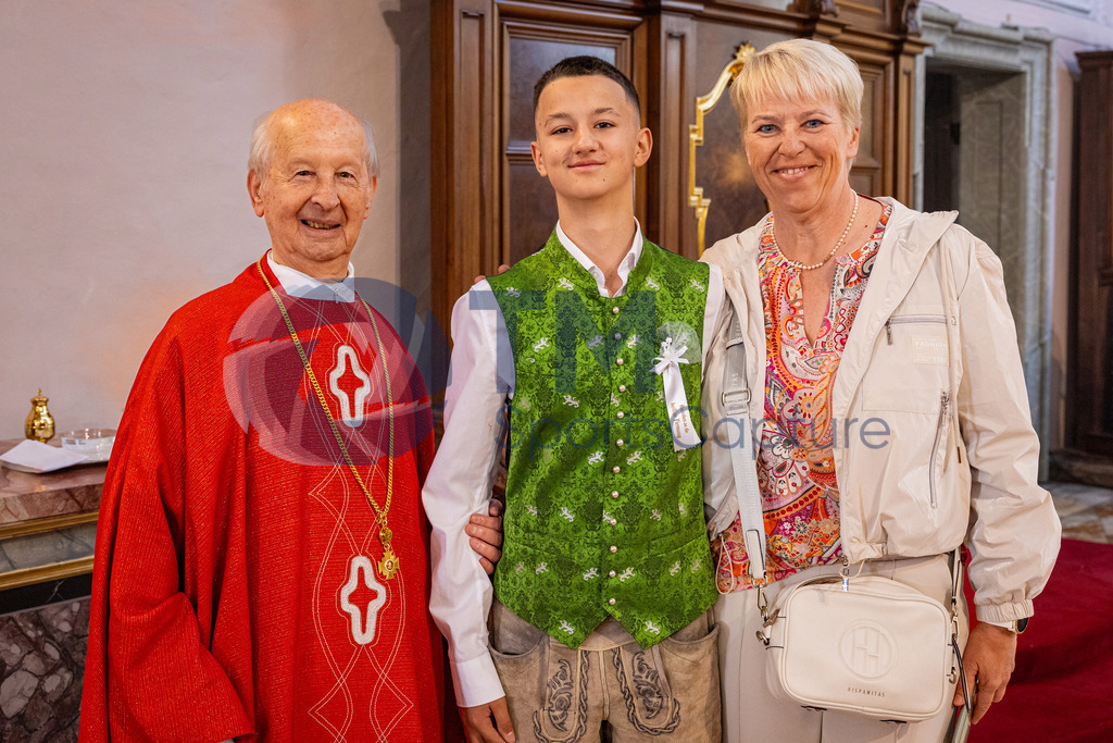 RR5M8147 | Firmung Klagenfurt-Dom 19.05.2024 8 Uhr