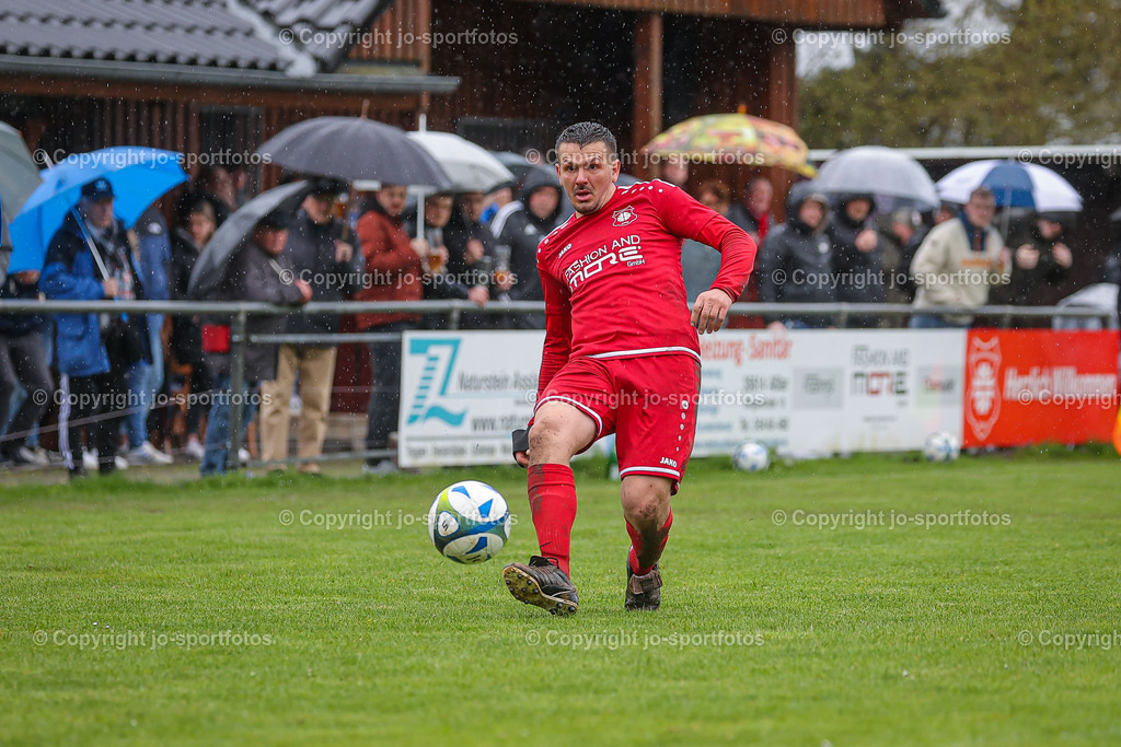 BQ3I5214 | 15.04.2023; kreisliga A Wetzlar; Rasenplatz Niederlemp; SpVgg Lemp - TSV Blasbach; Ergebnis: 0:1 (0:0)