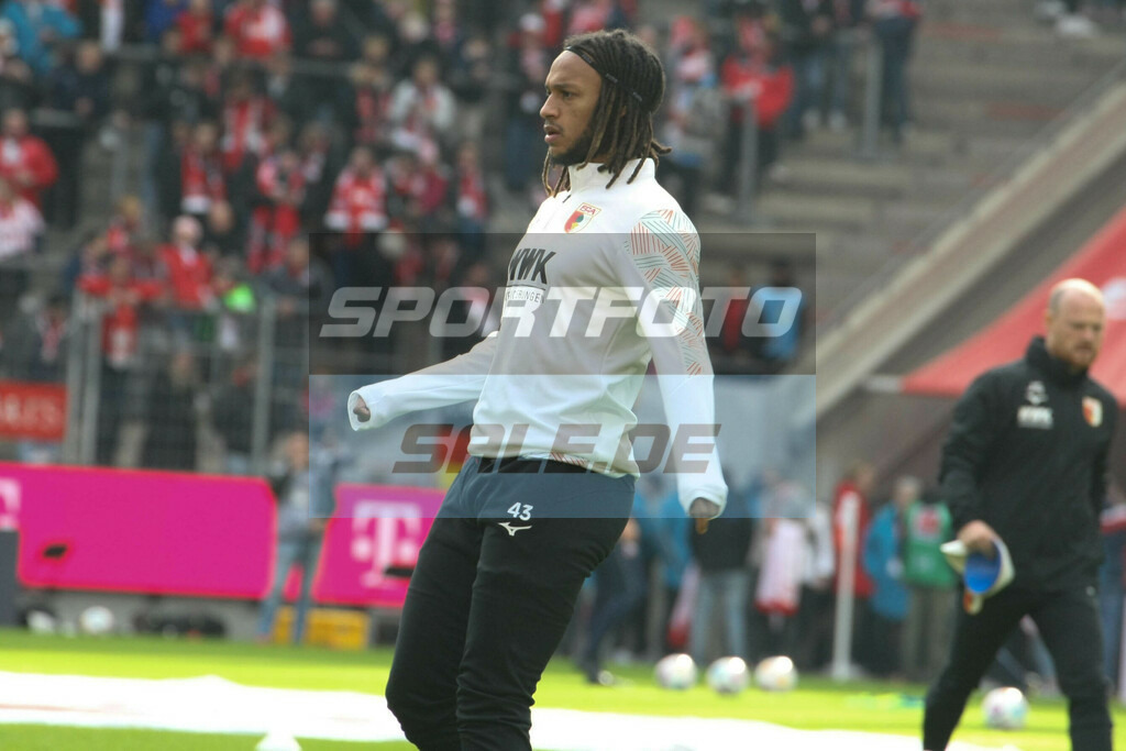1. FC Köln - FC Augsburg | Kevin Mbabu - © Sportfoto-Sale (MK) - Realisiert mit Pictrs.com