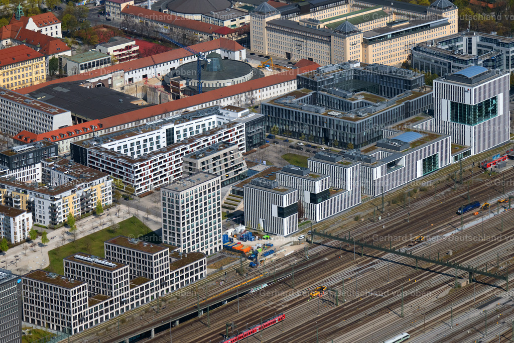 4021765 | Moderne Bürogebäude an der Erika-Mann-Strasse, München im Bundesland Bayern