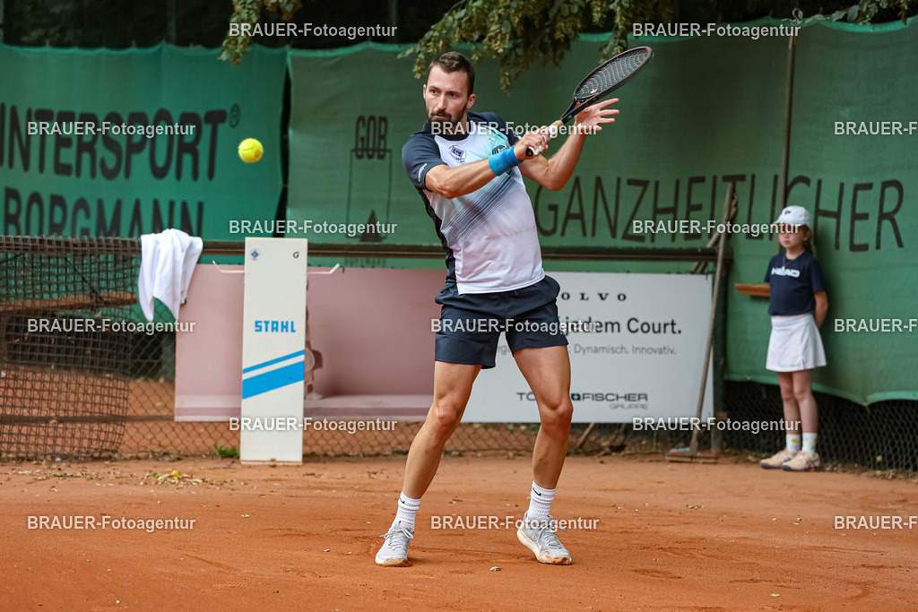 HTC Blau-Weiß Krefeld - LTTC Rot-Weiß Berlin  | Krefeld, Deutschland 21.07.2023, Tom Schönenberg (HTC Blau-Weiß Krefeld) gegen Eduard Esteve Lobato (LTTC Rot-Weiss Berlin) ,

bei der 2. Tennis Bundesliga Nord Begegnung zwischen HTC Blau-Weiß Krefeld und LTTC Rot-Weiß Berlin am 21.07.2023 in Krefeld.

(Foto: BRAUER-Fotoagentur)
 
