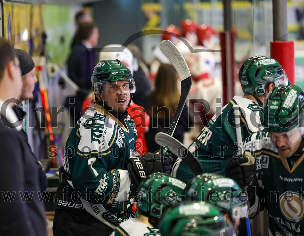 2025-09-12_031_TSV_Erding_gegen_EV_Landshut | Erding, Deutschland, 12.09.2025:Eishockey, Oberliga Süd 2025 / 2026, Testspiel, TSV Erding gegen EV Landshut, Endergebnis: 4:6Louis Trattner (Erding Gladiators, #7)Foto: Christian Riedel / fotografie-riedel.net
