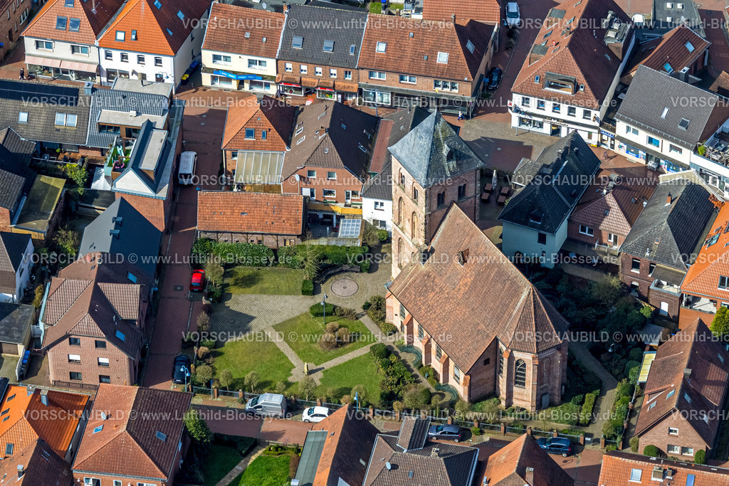 Schermbeck240310159 | Luftbild, evang. Sankt Georg Kirche im Ortszentrum, rote Dächer der Häuser, Schermbeck, Nordrhein-Westfalen, Deutschland