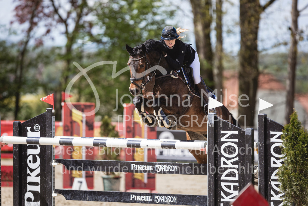 240428_Spenge_M2-Spr-124 | Deine schönsten Turniermomente als professionelle Fotos! Entdecke hochwertige Pferdesport-Fotografie im Online-Shop. Jetzt Fotos finden & bestellen!