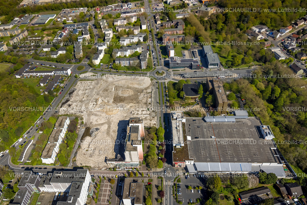 Bergkamen230406613 | Luftbild, Baustelle mit Abriss der ehemaligen Turmarkaden, geplantes Berg Karree, Rathaus, Weddinghofen, Bergkamen, Ruhrgebiet, Nordrhein-Westfalen, Deutschland