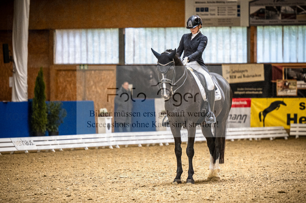 DOS_0489 | Entdecke hochwertige Reitturnierfotos von Foto Oger. Professionell, emotional und authentisch – jetzt Lieblingsmomente im Shop bestellen.Deutschlandweite Turnierfotografie. - Realisiert mit Pictrs.com