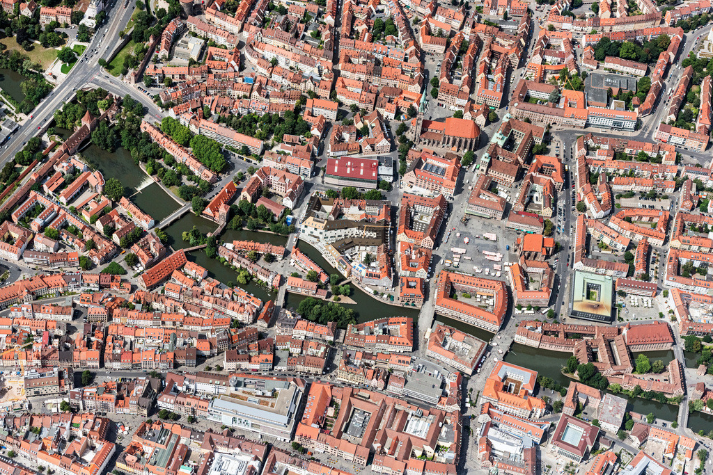 dr__0056911.jpg | NüRNBERG 13.07.2020 Altstadtbereich und Innenstadtzentrum in Nürnberg im Bundesland Bayern, Deutschland. // Old Town area and city center in Nuremberg in the state Bavaria, Germany. Foto: Daniel Reiter