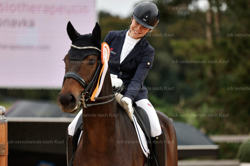 3-Siegerehrung-Dressur M_-StoibPH-2554 | working equitationturnier fotograf videograf stoibphotography marixx film working equitation deutschland reitsport turnierfotografie eventfotografie equestrian events