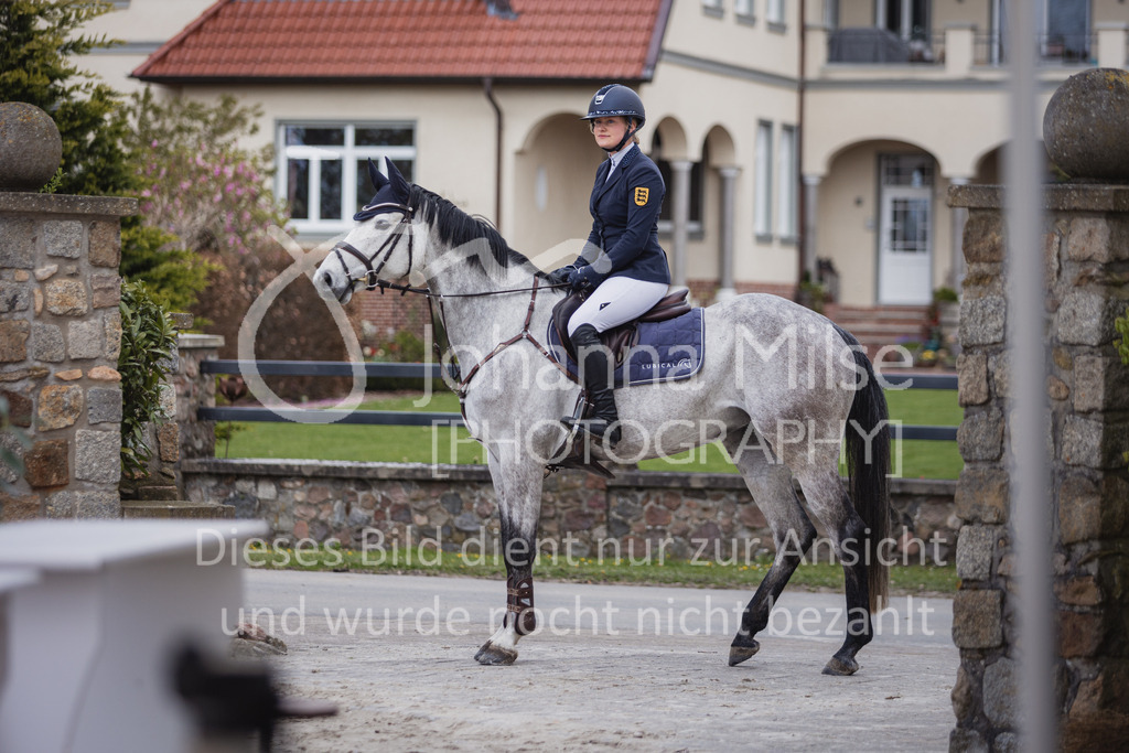 230426_HofSosath_2Ph-L-Spr-852 | Deine schönsten Turniermomente als professionelle Fotos! Entdecke hochwertige Pferdesport-Fotografie im Online-Shop. Jetzt Fotos finden & bestellen!
