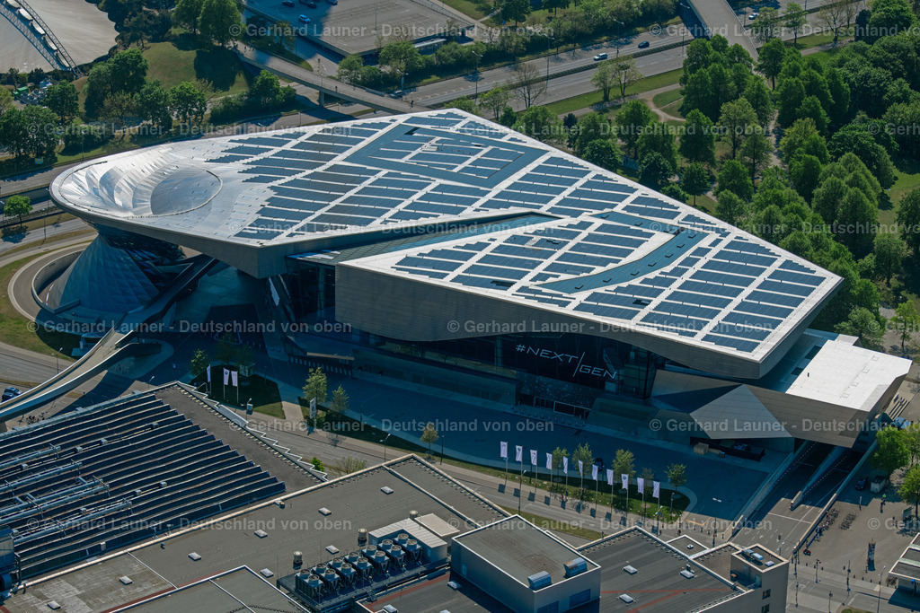 4024840 | Solaranlagen auf dem Dach der BMW Welt, München im Bundesland Bayern