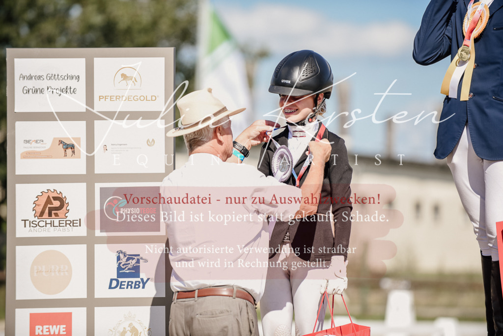 DSC_9844 | Pferde- und Turnierfotografie in Westsachsen. Pferdeportraits, Auftragszeichnungen und intuitive Kunst.