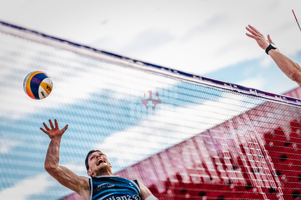 Sportart | Geschlecht | Saison 2022/2023 | Liga | Team1 vs. Team2 | TT.MM.JJJJ | Richard Peemüller beim Angriff