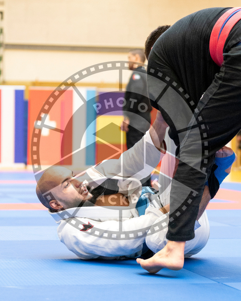 20231118PBB10945 | Fighters compete during the AJP Tour 600 Frankfurt Championship in Frankfurt/Main, Germany, on November 18, 2023.