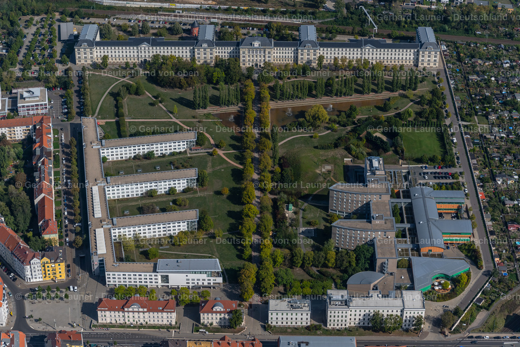 4040983 | LEIPZIG 15.09.2020 Gebäudekomplex des Weiterbildungs- und Bildungszentrums des " Berufsförderungswerk Leipzig " an der Georg-Schumann-Straße im Ortsteil Möckern in Leipzig im Bundesland Sachsen, Deutschland. Weiterführende Informationen bei: Berufsförderungswerk Leipzig gemeinnützige GmbH. // Building complex of the education and training center of " Berufsfoerderungswerk Leipzig " on Georg-Schumann-Strasse in the district Moeckern in Leipzig in the state Saxony, Germany. Further information at: Berufsfoerderungswerk Leipzig gemeinnuetzige GmbH. Foto: Gerhard Launer