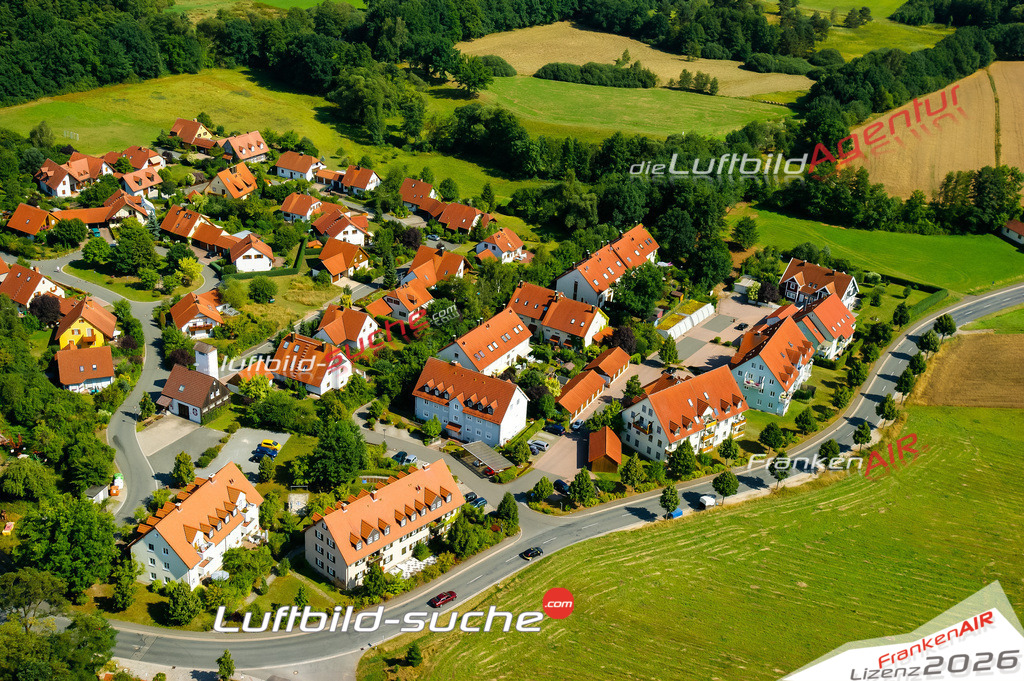 Die Luftaufnahme der Stadt Neudrossenfeld wurde vom UL-Flugzeug heraus erstellt ( keine Drohne )- hohe Auflösung für beste Qualität