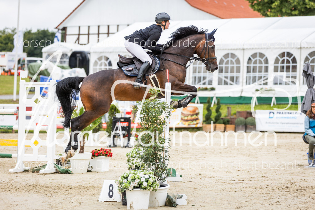 BHO-2PhSpr-M-363 | MomenTaufnahmen Pferdesportfotos