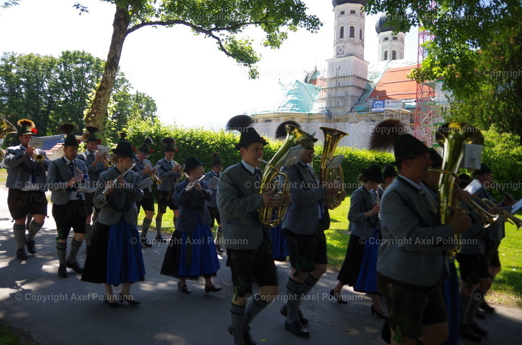 IMGP6459 | fotografiert von Axel PollmannLeonhardi Wallfahrt Benediktbeuern und Murnau, Fronleichnam, Fasching, Landschaft im Loisachtal und Benediktbeuern  - Realisiert mit Pictrs.com