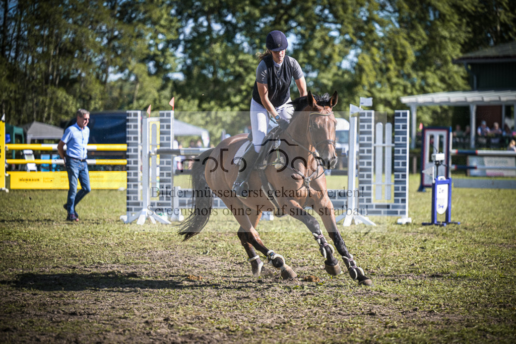 DOS_1104 | Entdecke hochwertige Reitturnierfotos von Foto Oger. Professionell, emotional und authentisch – jetzt Lieblingsmomente im Shop bestellen.Deutschlandweite Turnierfotografie. - Realisiert mit Pictrs.com