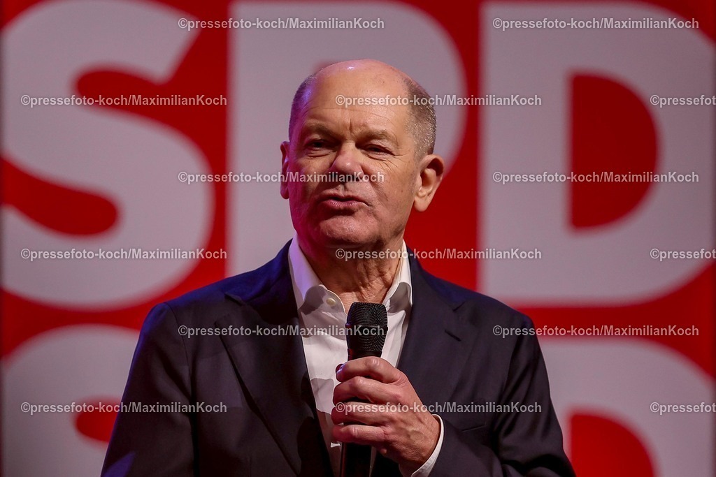 SPD21022502240 | 21.02.2025, Wahlkampfveranstaltung SPD,  Abschlusskundgebung der Sozialdemokratische Partei Deutschlands vor den Bundestagswahlen, Westfalenhalle Dortmund. Im Bild: Bundeskanzler der Bundesrepublik Deutschland und Spitzenkandidat der SPD - Olaf Scholz (SPD)