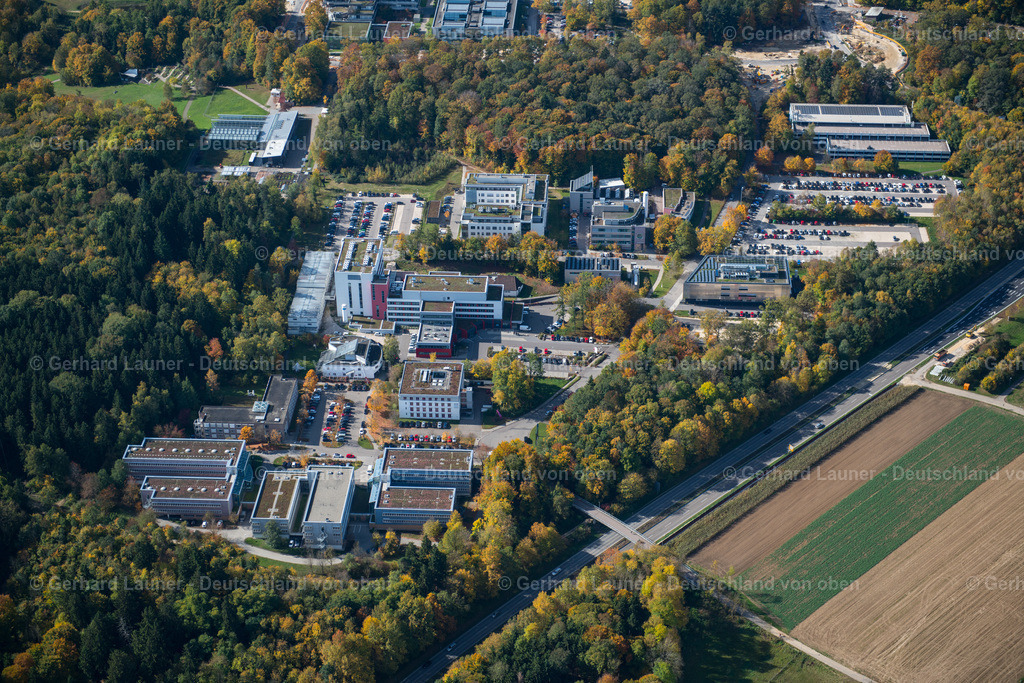 3703769 | ULM 13.10.2017 Klinikgelände des Krankenhauses  Universitätsklinikum Ulm in Ulm im Bundesland Baden-Württemberg, Deutschland. // Hospital grounds of the Clinic  Universitaetsklinikum Ulm in Ulm in the state Baden-Wuerttemberg, Germany. Foto: Gerhard Launer